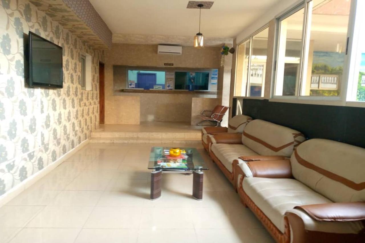 Residence Bethany Palace Abidjan Bagian luar foto